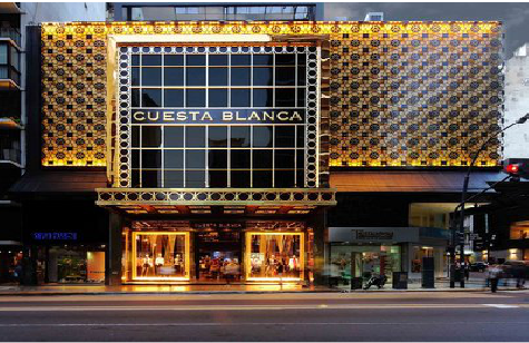 龙南门头设计与商业空间的纽带。