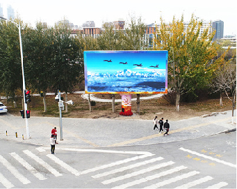 龙南户外大屏广告投放要点。